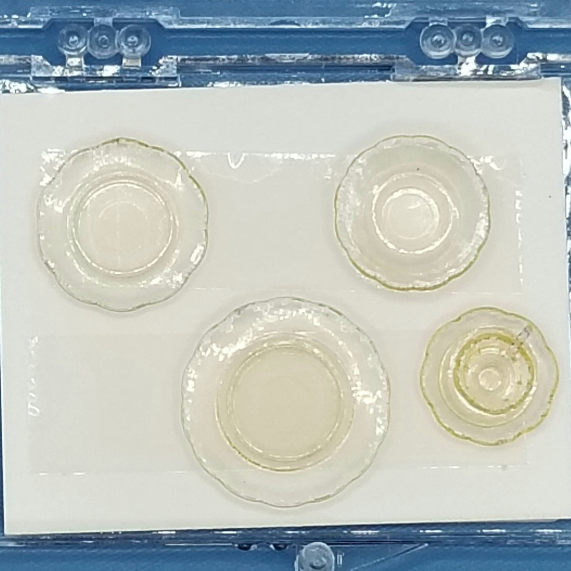 5-Piece Amber Place Setting - Plastic - 1/12 Scale Dollhouse Miniature