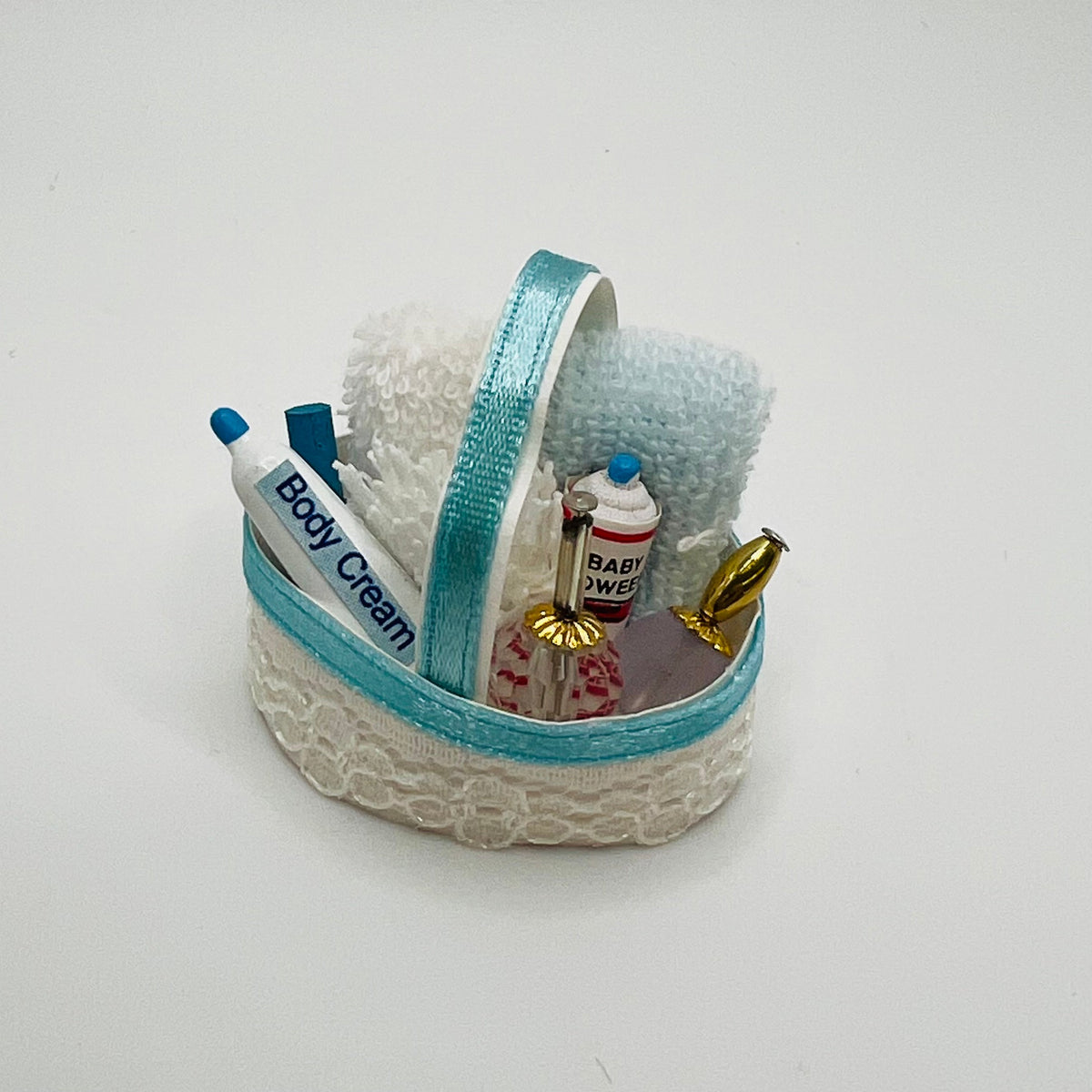 Bath Accessory Basket - Blue - 1/12 Scale Dollhouse Miniature