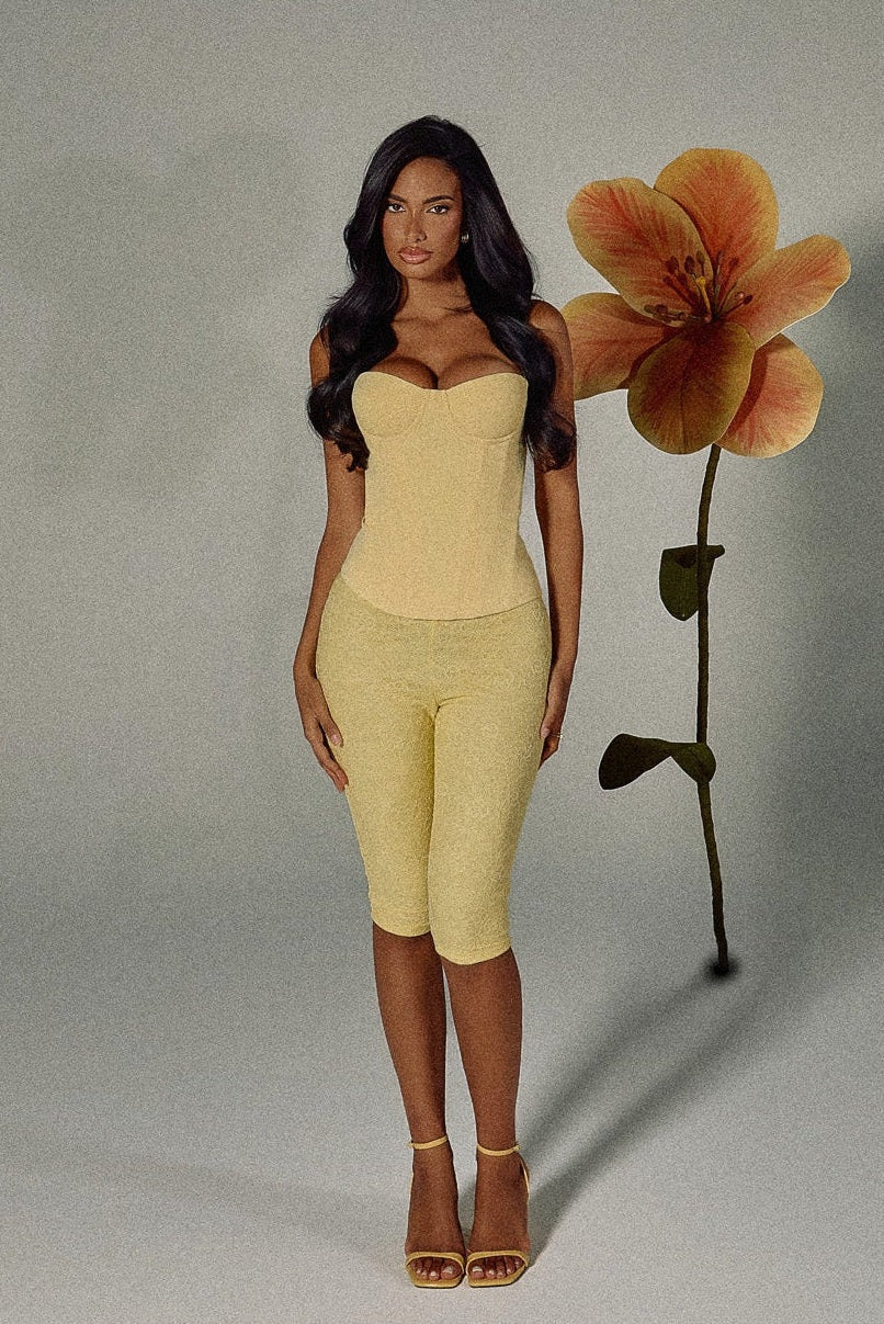 The Brielle Capri Leggings in Butter Yellow